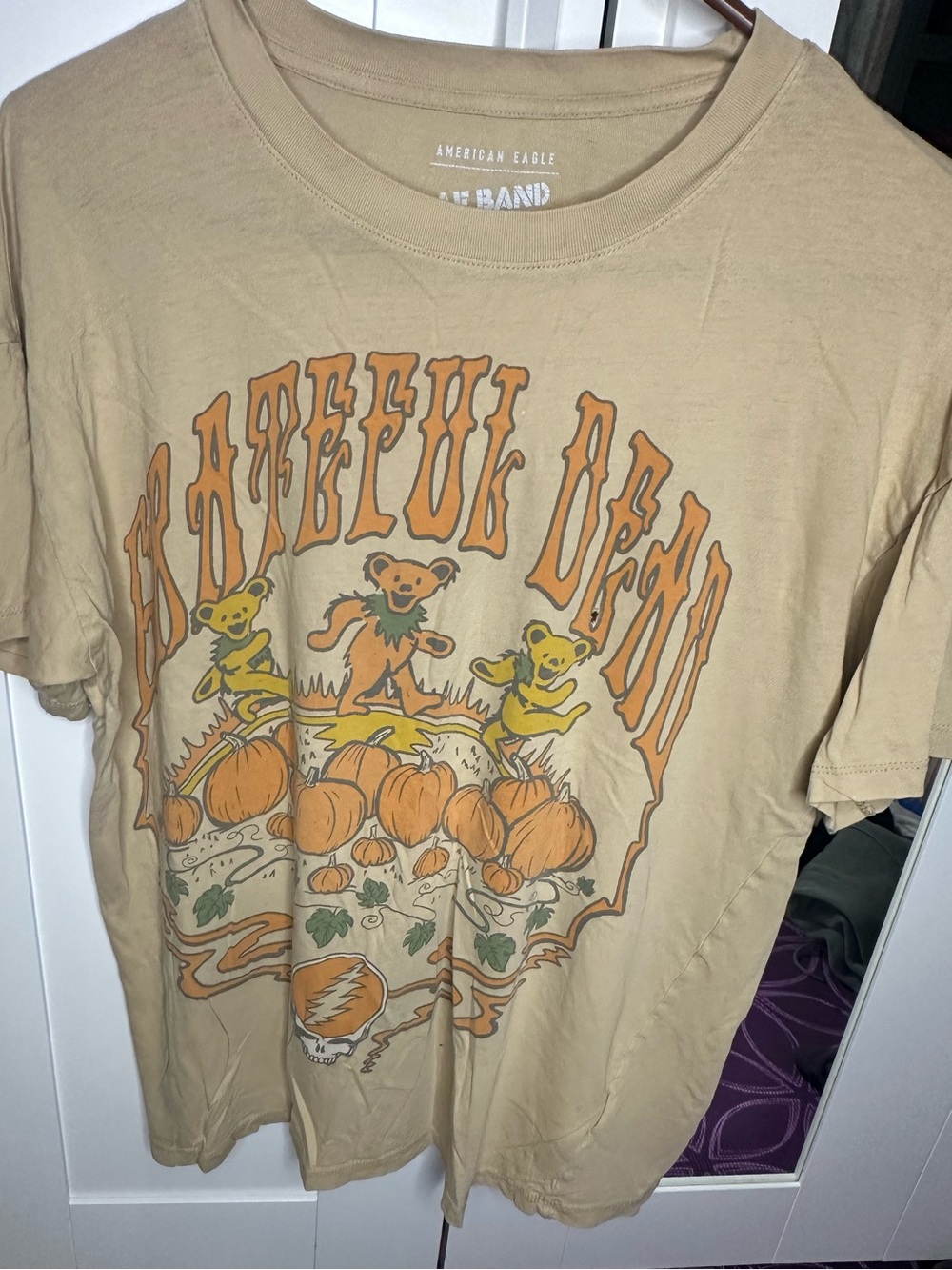 American Eagle Outfitters Beige Grateful Dead Pumpkin Graphic Tee